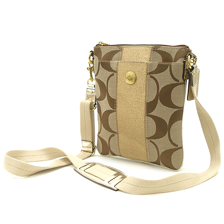 Coach(��ġ) �ñ׳�ó �ڰ��� ũ�ν��� �̹���2 - ���̺��� �߰���ǰ