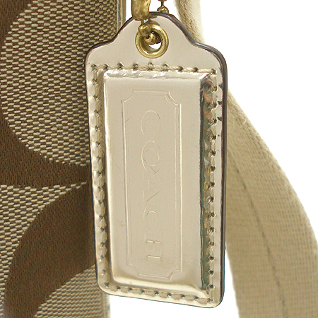 Coach(��ġ) �ñ׳�ó �ڰ��� ũ�ν��� �̹���4 - ���̺��� �߰���ǰ