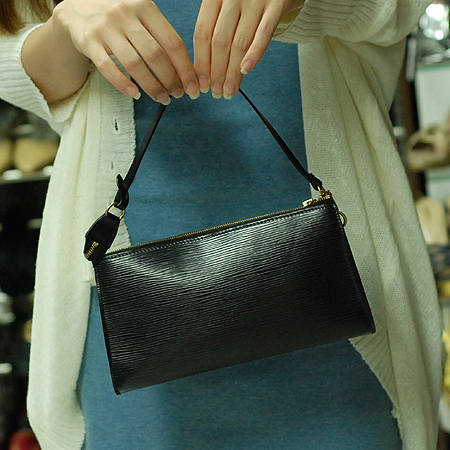 Louis Vuitton(���̺���) M52942 ���߷��� ����Ʈ �׼����� �Ŀ�ġ [�б�������] �̹���6 - ���̺��� �߰���ǰ