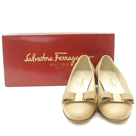 Ferragamo(��󰡸�) ������ ���� ���� ��� �ٶ� ���� �̹���2 - ���̺��� �߰���ǰ