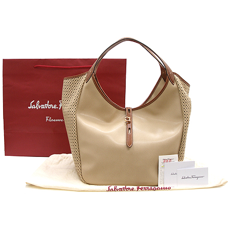 Ferragamo(��󰡸�) 21 C636 ������ ���� ���ǾƳ� �� ����� [��������] �̹���2 - ���̺��� �߰���ǰ