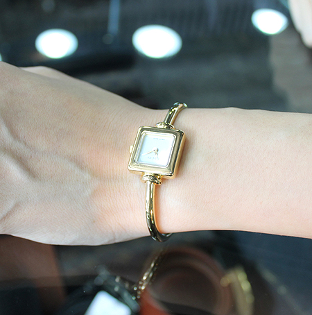 Gucci(����) 1900L �簢 ���Ʈ ���� ������ ������ �ð� [�б�������] �̹���6 - ���̺��� �߰���ǰ