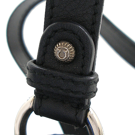 Ferragamo(��󰡸�) AU 21 8884 ��ġ�� �ΰ� ��� �к긯 ����� �̹���4 - ���̺��� �߰���ǰ