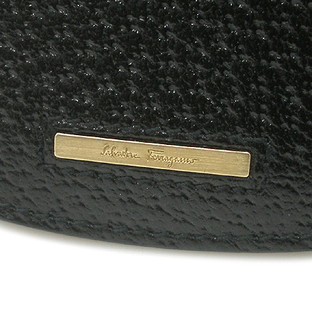 Ferragamo(��󰡸�) 66 2026 ���� ����ΰ� 8ũ����ī�� ������ �̹���2 - ���̺��� �߰���ǰ