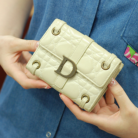 Dior(ũ����î���) ��Ż �ΰ� ��� ���� ������ �̹���5 - ���̺��� �߰���ǰ