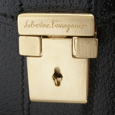 Ferragamo(��󰡸�) 24 2013 ���� ����ΰ� ũ�ν��� �̹���4 - ���̺��� �߰���ǰ