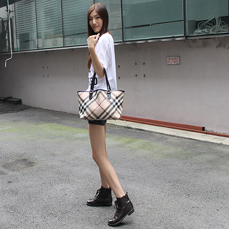 Burberry(������) HBN394 �� ��� üũ PVC ���� �����+�����Ŀ�ġ [��������] �̹���5 - ���̺��� �߰���ǰ