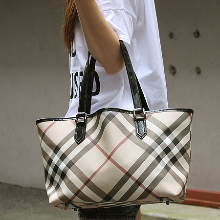 Burberry(������) HBN394 �� ��� üũ PVC ���� �����+�����Ŀ�ġ [��������] �̹���6 - ���̺��� �߰���ǰ