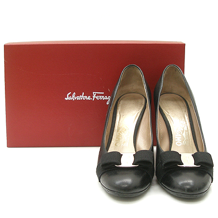 Ferragamo(��󰡸�) CARLA �ٶ� ��� ������ ������ ���� �̹���2 - ���̺��� �߰���ǰ