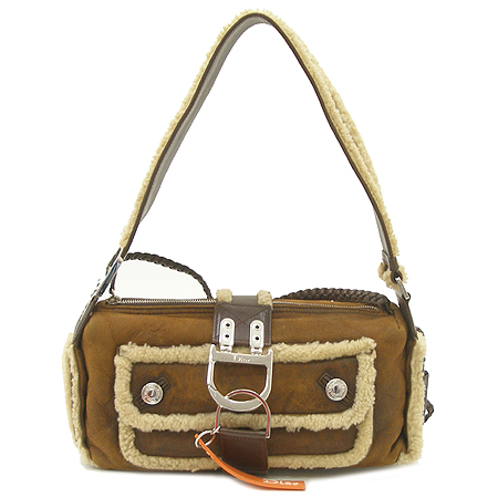 ���  �����