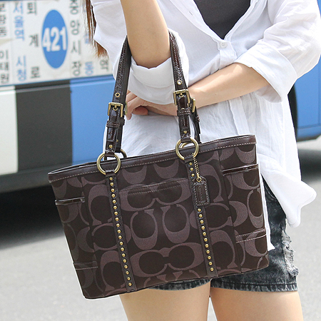 Coach(��ġ) �ñ׳�ó �ڰ��� ¡ ��� ��Ʈ�� �̹���6 - ���̺��� �߰���ǰ