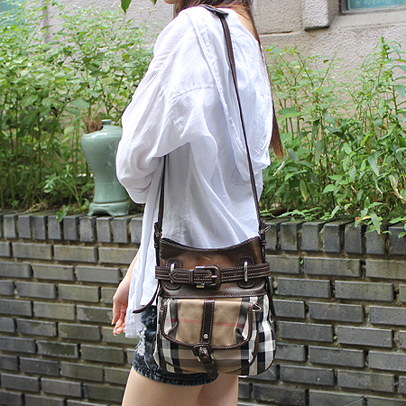 Burberry(������) ���μ� üũ �к긯 ������ ��Ʈ ��� ũ�ν��� �̹���6 - ���̺��� �߰���ǰ