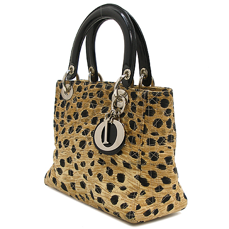 Dior(ũ����î���) �׿��ĵ� ���� ���̵� ��Ʈ�� �̹���3 - ���̺��� �߰���ǰ