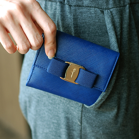 Ferragamo(��󰡸�) 22 A926 ���� �ٶ� ��� ���ǾƳ� 3�� ������ �̹���5 - ���̺��� �߰���ǰ