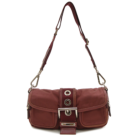 �����  �����