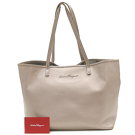 Ferragamo(��󰡸�) 21 A840 �ǹ� �� ����ΰ� ���� ����� �̹���4 - ���̺��� �߰���ǰ