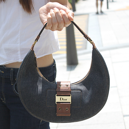 Dior(ũ����î���) ��Ż �ΰ� ���� ȣ�� ����� �̹���5 - ���̺��� �߰���ǰ