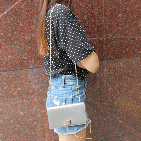 Fendi(���) 8M0219 ���� ü�� ũ�ν� �� Ŭ��ġ �� [��������] �̹���4 - ���̺��� �߰���ǰ