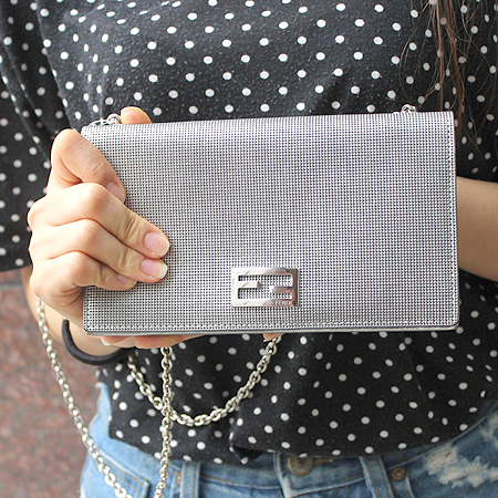 Fendi(���) 8M0219 ���� ü�� ũ�ν� �� Ŭ��ġ �� [��������] �̹���5 - ���̺��� �߰���ǰ