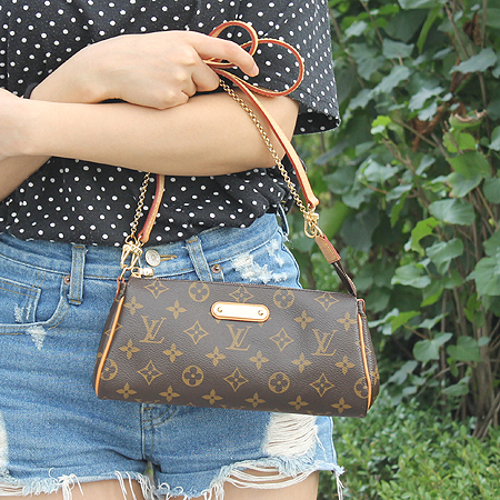 Louis Vuitton(���̺���) M95567 ���׷� ĵ���� ���� Ŭ��ġ 2WAY �̹���6 - ���̺��� �߰���ǰ