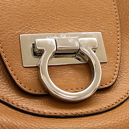 Ferragamo(��󰡸�) 21 B720 ���� ��ġ�� �ΰ� ��� ������ ���� ����� [�б�������] �̹���4 - ���̺��� �߰���ǰ