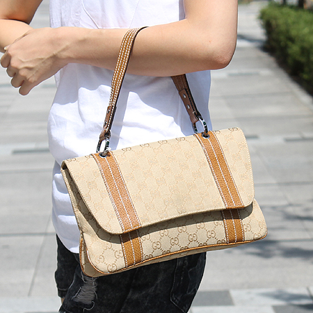 Gucci(����) 113014 GG�ΰ� �ڰ��� ���� �簢 ����� �̹���6 - ���̺��� �߰���ǰ