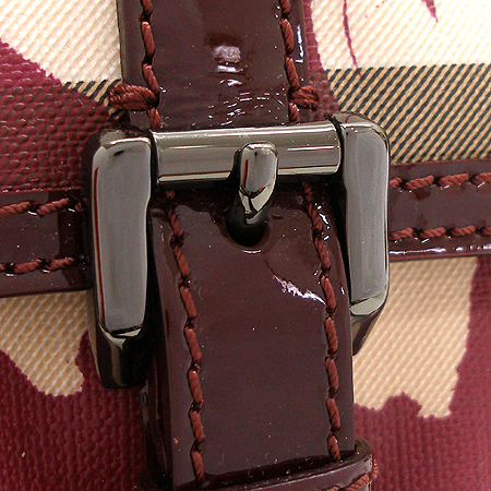 Burberry(������) �� ���� ��Ʈ PVC ũ�ν��� �̹���4 - ���̺��� �߰���ǰ