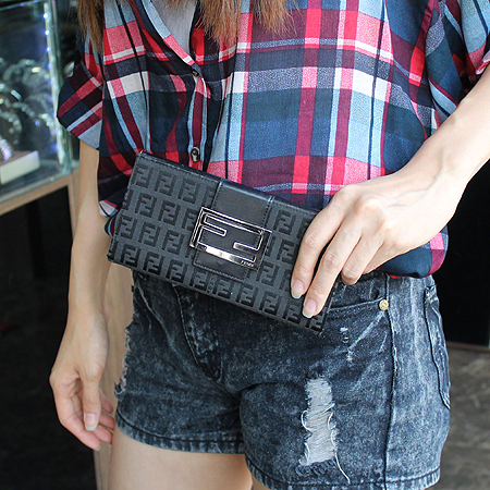 Fendi(���) 8M0032 FF �ΰ� �ڰ��� ������ �̹���5 - ���̺��� �߰���ǰ