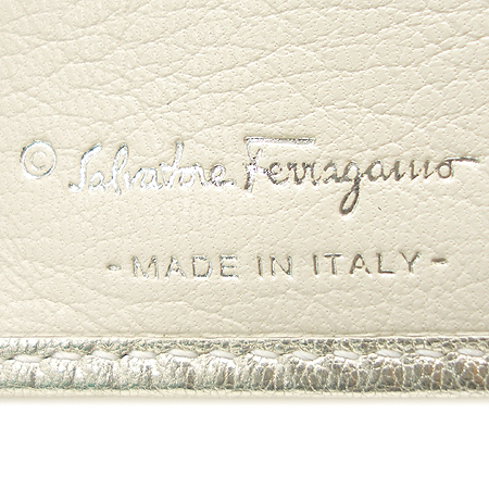 Ferragamo(��󰡸�) 22 6815 ��ġ�� �ΰ� ��� ��� ��Ż�� 3�� ������ �̹���3 - ���̺��� �߰���ǰ