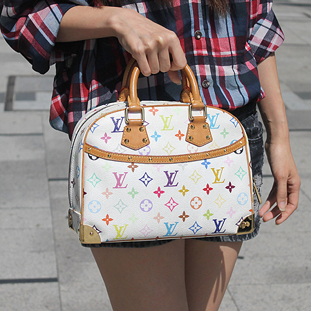 Louis Vuitton(���̺���) M92633 ���׷� ĵ���� ��Ƽ�÷� ȭ��Ʈ Ʈ��� �̹���6 - ���̺��� �߰���ǰ