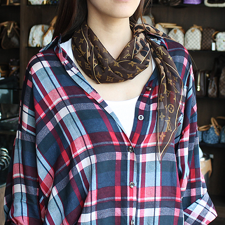 Louis Vuitton(���̺���) M72123 ���׷� �����ĵ� SILK100% ��ī�� [��������] �̹���4 - ���̺��� �߰���ǰ