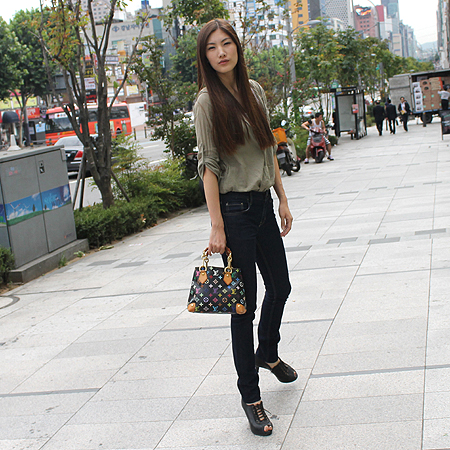 Louis Vuitton(���̺���) M40048 ���׷� ��Ƽ ���� �÷� ����� ��Ʈ�� �̹���5 - ���̺��� �߰���ǰ
