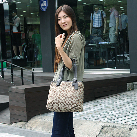 Coach(��ġ) �ñ׳�ó �ڰ��� ���̴�Ʈ ����� �̹���6 - ���̺��� �߰���ǰ