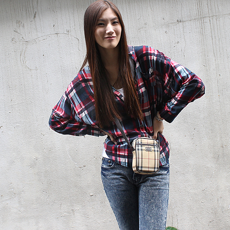Burberry(������) ���üũ �̴� ũ�ν��� �̹���5 - ���̺��� �߰���ǰ