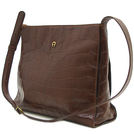 Aigner(���̱׳�) ����ΰ� ũ��Ŀ�������� ũ�ν��� �̹���2 - ���̺��� �߰���ǰ