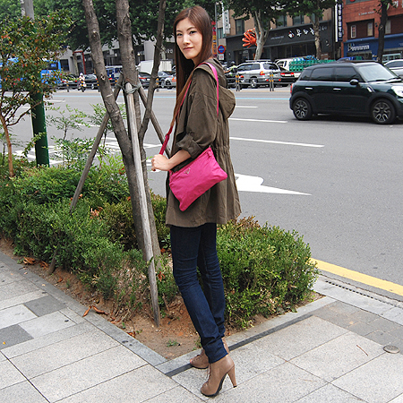 Prada(�����) �к긯 ũ�ν��� [�б�������] �̹���5 - ���̺��� �߰���ǰ