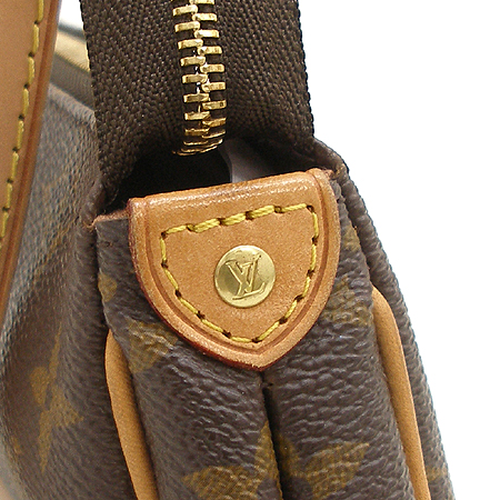 Louis Vuitton(���̺���) M95567 ���׷� ĵ���� ���� Ŭ��ġ 2WAY �̹���4 - ���̺��� �߰���ǰ