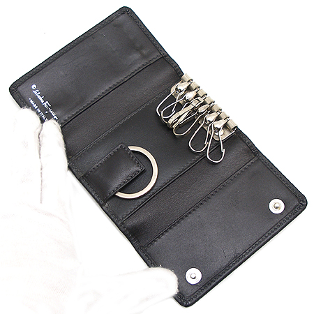 Ferragamo(��󰡸�) 66 6510 ���� ��Ƽġ 6 ŰȦ�� ���� �̹���2 - ���̺��� �߰���ǰ