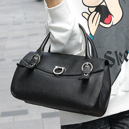 Ferragamo(��󰡸�) 21 5322 ���� ��ġ�� �ΰ� ��� ���� ���� ��Ʈ�� [�б�����������2ȣ��] �̹���6 - ���̺��� �߰���ǰ