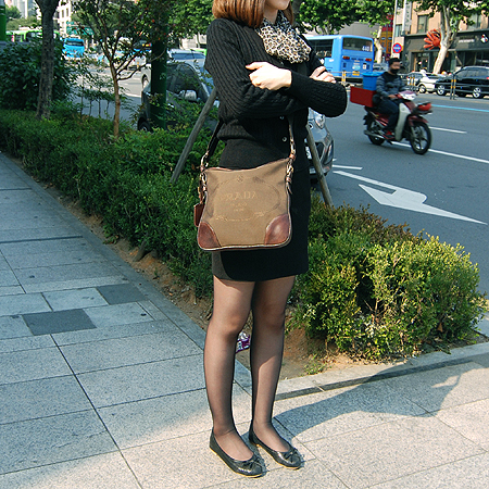 Prada(�����) BT0534  �ΰ� �ڰ��� ũ�ν��� �̹���5 - ���̺��� �߰���ǰ