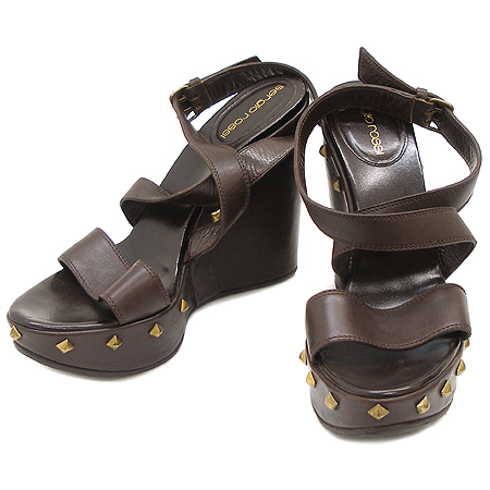 ���������ν�  ����