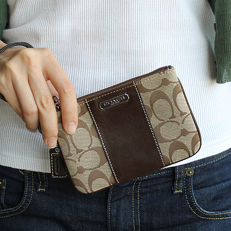Coach(��ġ) �ñ׳�ó �ڰ��� �Ŀ�ġ �̹���5 - ���̺��� �߰���ǰ