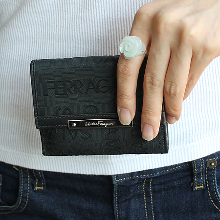 Ferragamo(��󰡸�) 22 8253 ���� �ΰ� �ڰ��� ������ �̹���5 - ���̺��� �߰���ǰ