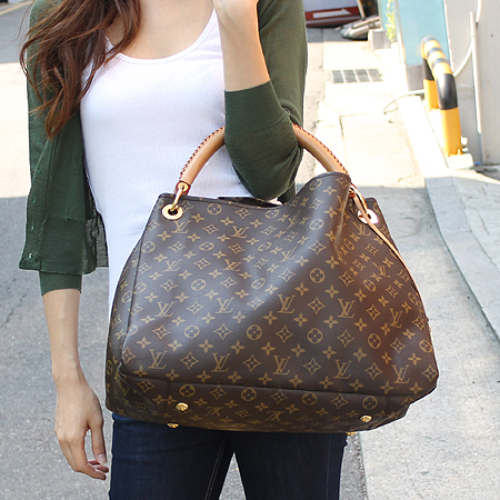 Louis Vuitton(���̺���) M40249 ���׷� ĵ���� �Ѿ� MM ����� [�б�������] �̹���6 - ���̺��� �߰���ǰ