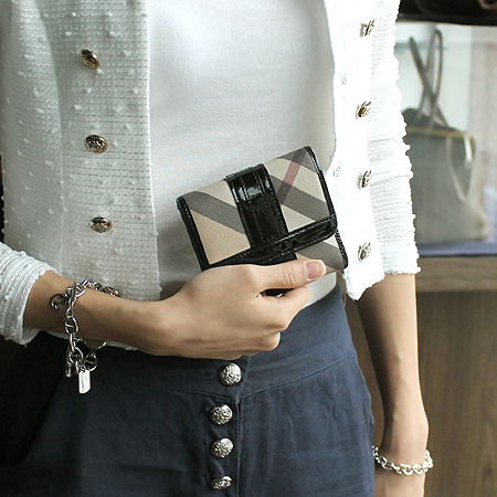 Burberry(������) �� ���üũ ���� ���̴�Ʈ ��Ƽġ 3�� ������ �̹���4 - ���̺��� �߰���ǰ