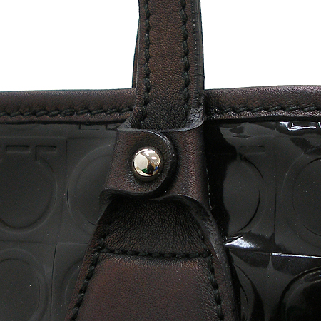 Ferragamo(��󰡸�) 21-B476 ��ġ�Ϸΰ� ���̴�Ʈ ��Ʈ�� �̹���4 - ���̺��� �߰���ǰ