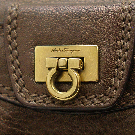 Ferragamo(��󰡸�) 21 7382 ����� ���� Ŭ��ġ �� ����� �̹���4 - ���̺��� �߰���ǰ