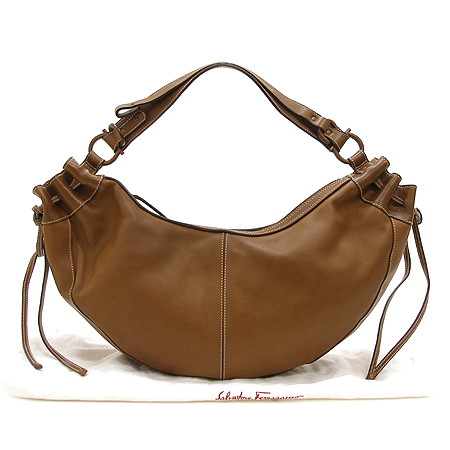 Ferragamo(��󰡸�) 21 6390 ���� ���� ȣ�� ����� �̹���2 - ���̺��� �߰���ǰ