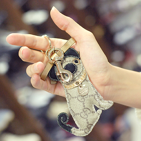 Gucci(����) 206077 GG�ΰ� PVC ������ ���� ŰȦ�� �̹���4 - ���̺��� �߰���ǰ