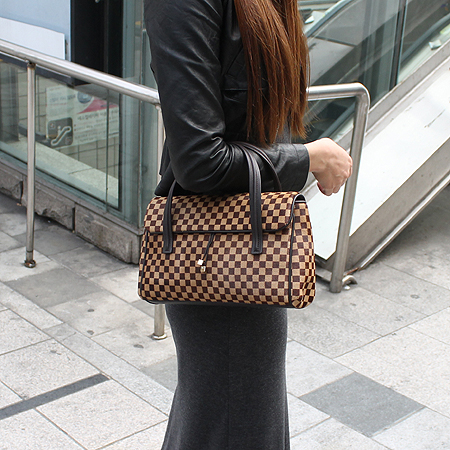 Louis Vuitton(���̺���) M92131 �ٹ̿� �Һ��� LIONNE ��Ʈ�� [�б�����������2ȣ��] �̹���6 - ���̺��� �߰���ǰ